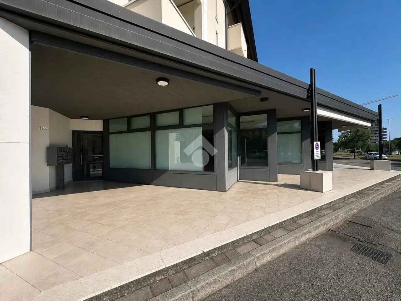 Negozio in Borgo Treviso 129, Castelfranco Veneto, {3} - Foto 2