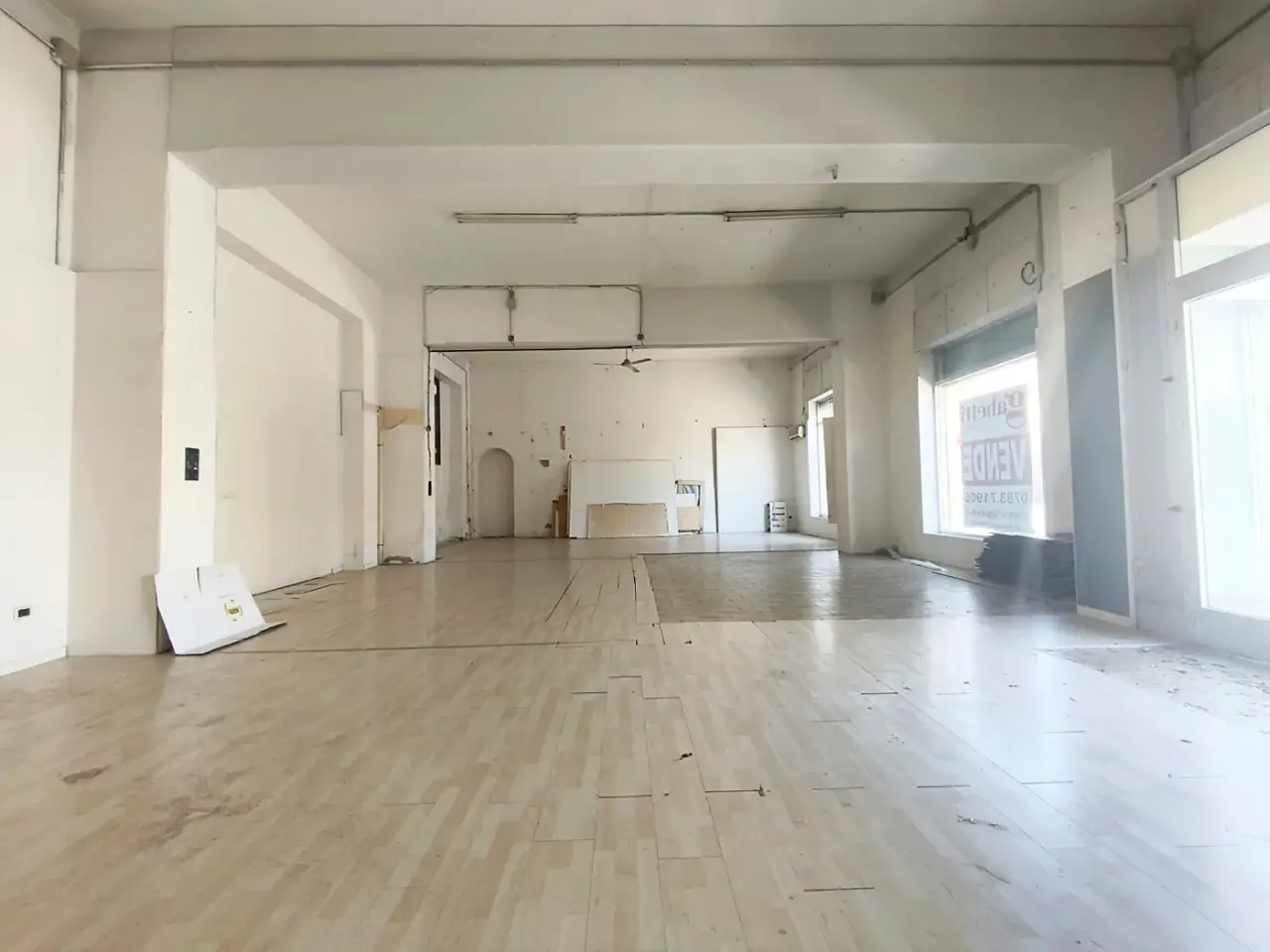 Negozio in Via Cagliari  143, Oristano, {3} - Foto 1