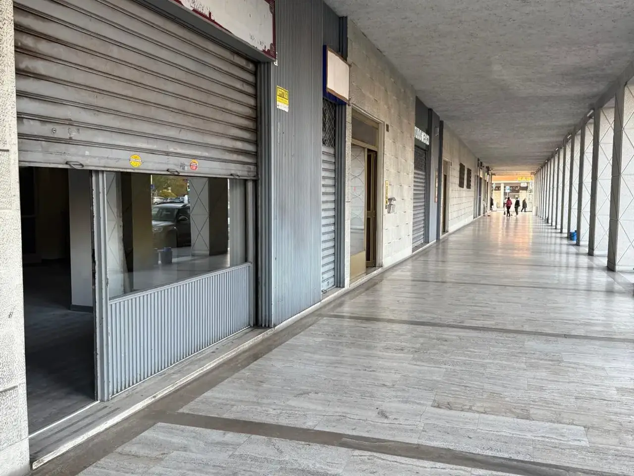 Negozio in Via Guido Reni 101, Torino, {3} - Foto 1