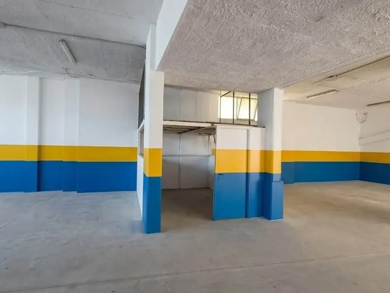 Magazzino in Via Acquedotto Romano, Formia, {3} - Foto 1
