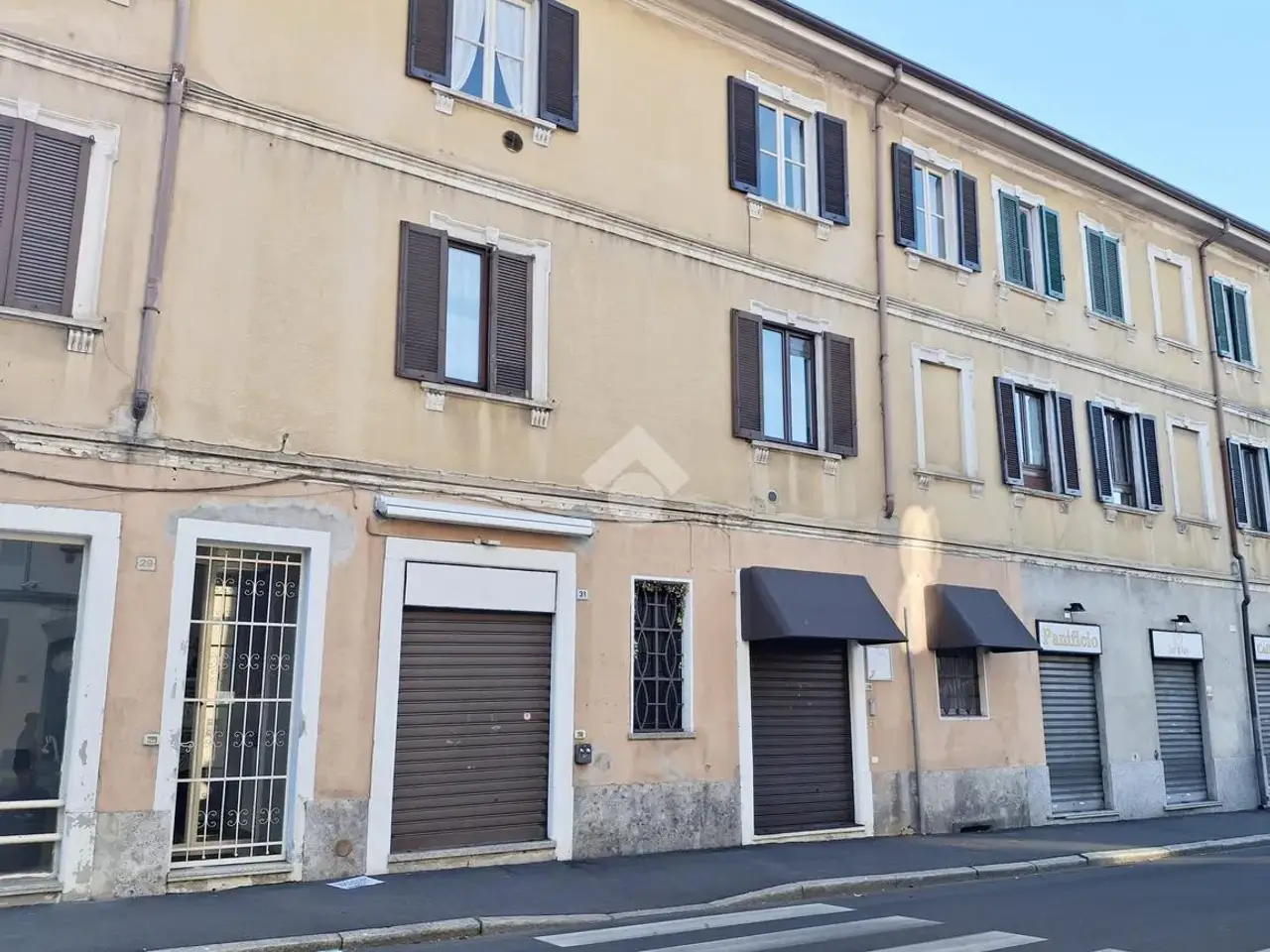Negozio in Corso Corso Libertà 31, Carate Brianza, {3} - Foto 1