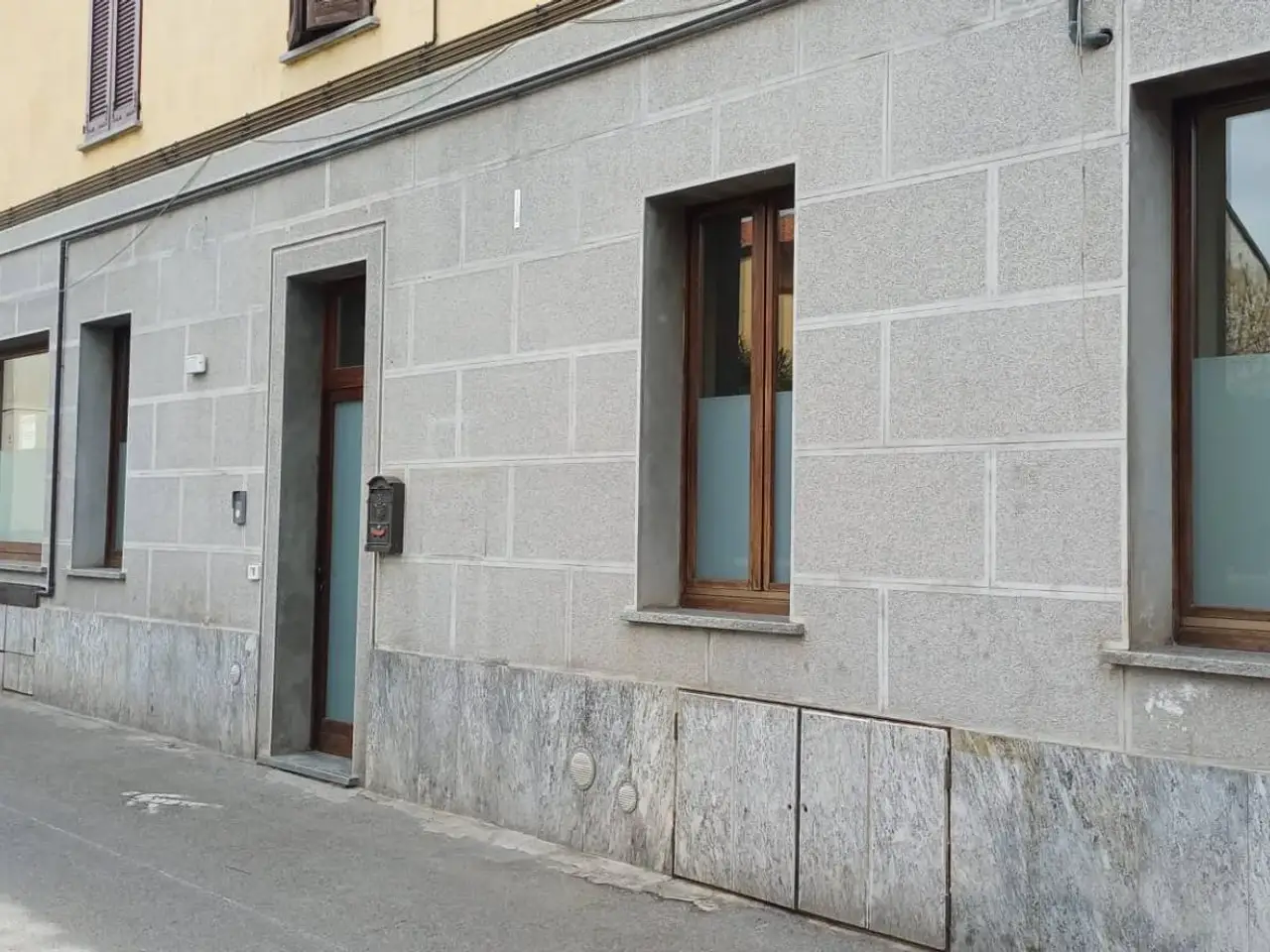 Negozio in Cavour 20, Bernareggio, {3} - Foto 2