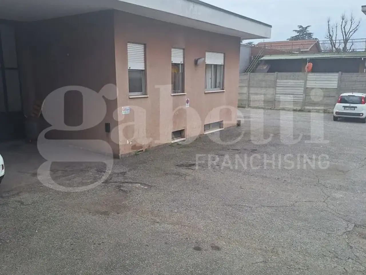 Capannone in Viale Lombardia 113, Rozzano, {3} - Foto 2