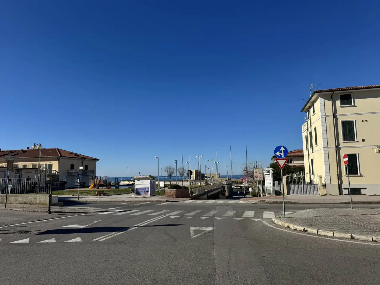 Negozio in , San Vincenzo, {3} - Foto 1