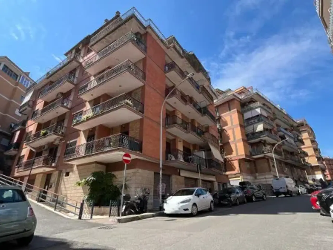 Negozio in Via Raffaele Paolucci 34, Roma, {3} - Foto 1