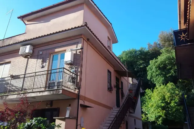 4-room flat in Via Cave di Peperino 14, Marino - Photo 1