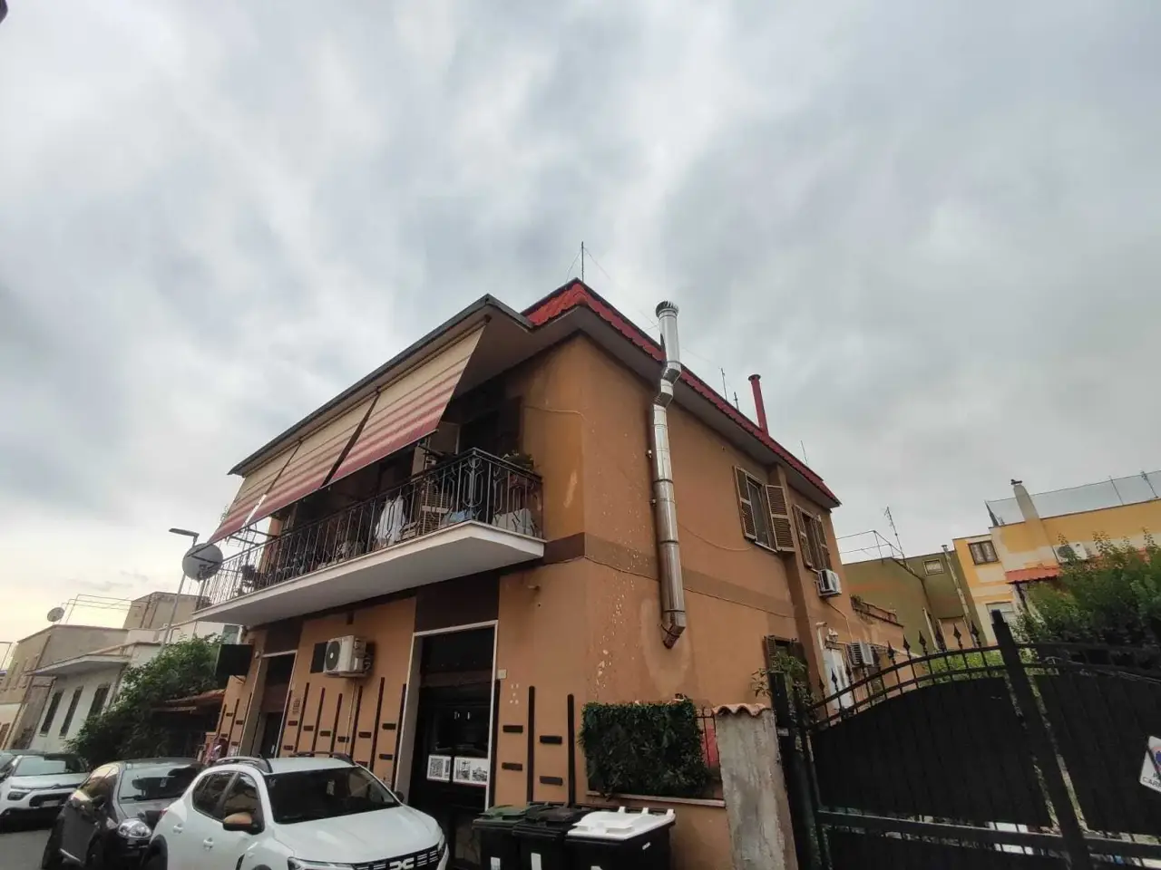 Palazzina commerciale in Via Luciano Manara 7, Guidonia Montecelio, {3} - Foto 2