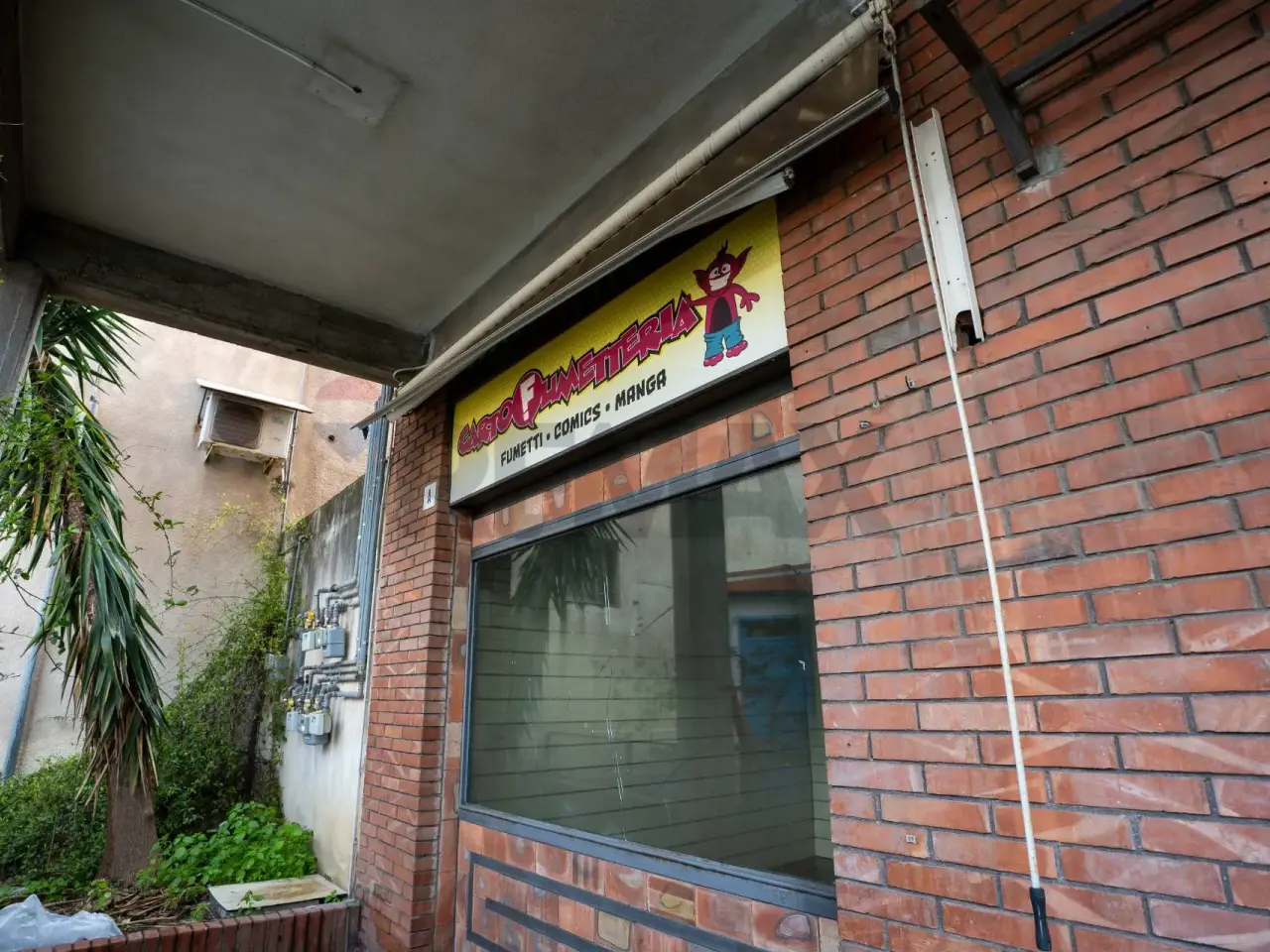 Negozio in Viale della Regione 106, San Giovanni La Punta, {3} - Foto 1