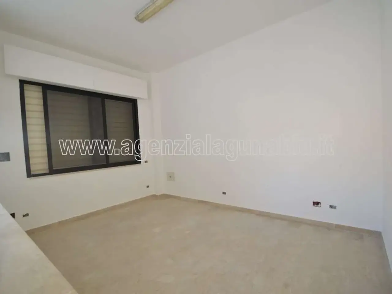 Magazzino in Via Don Primo Mazzolari, Mazara Del Vallo, {3} - Foto 1