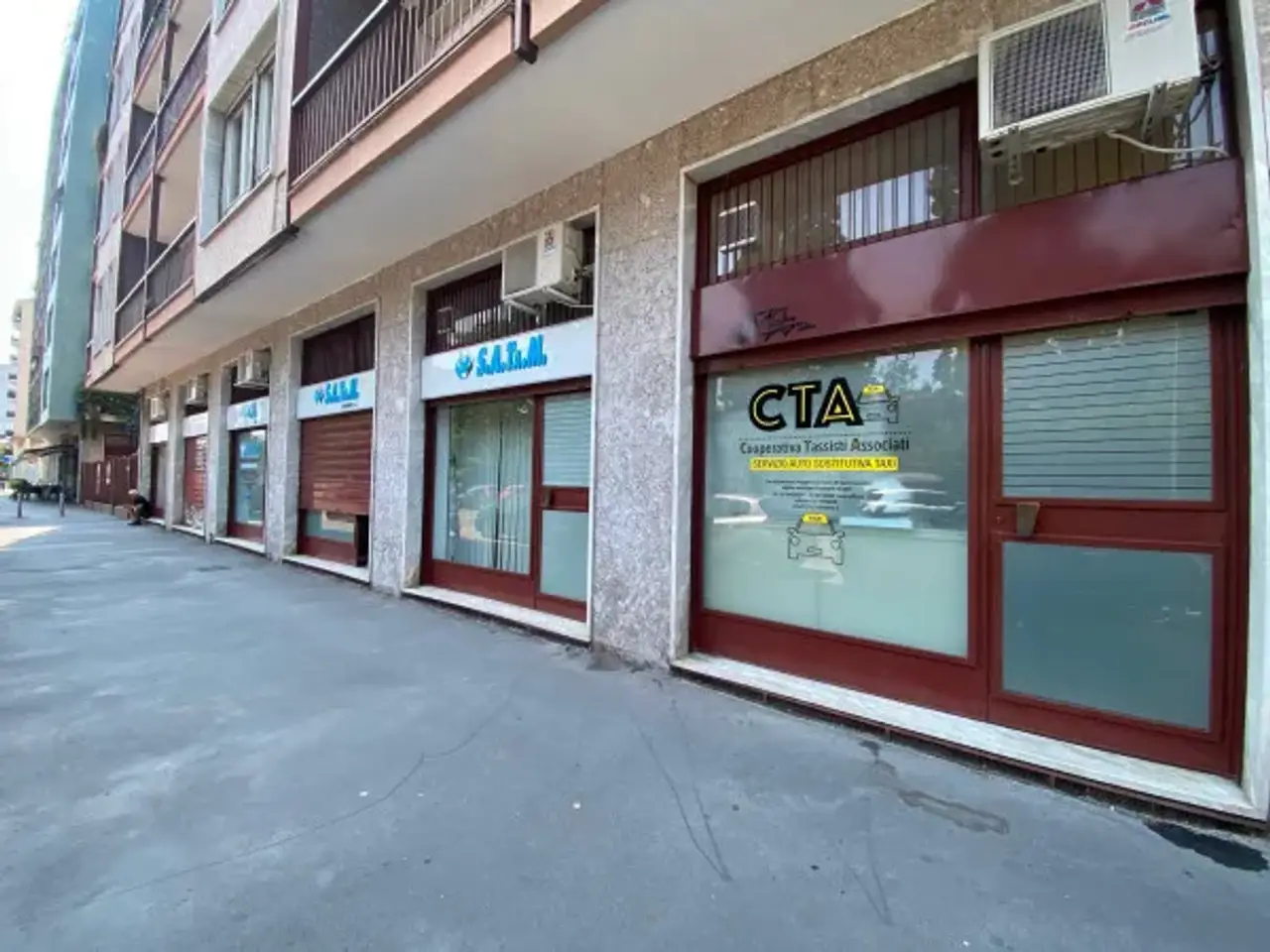 Negozio in Via Messina 57, Milano, {3} - Foto 1