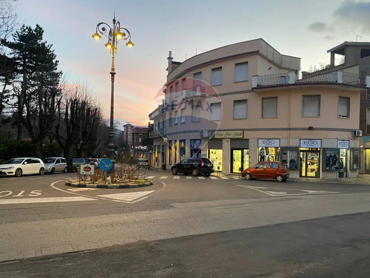 Negozio in Fonte Anticolana 8, Fiuggi, {3} - Foto 2