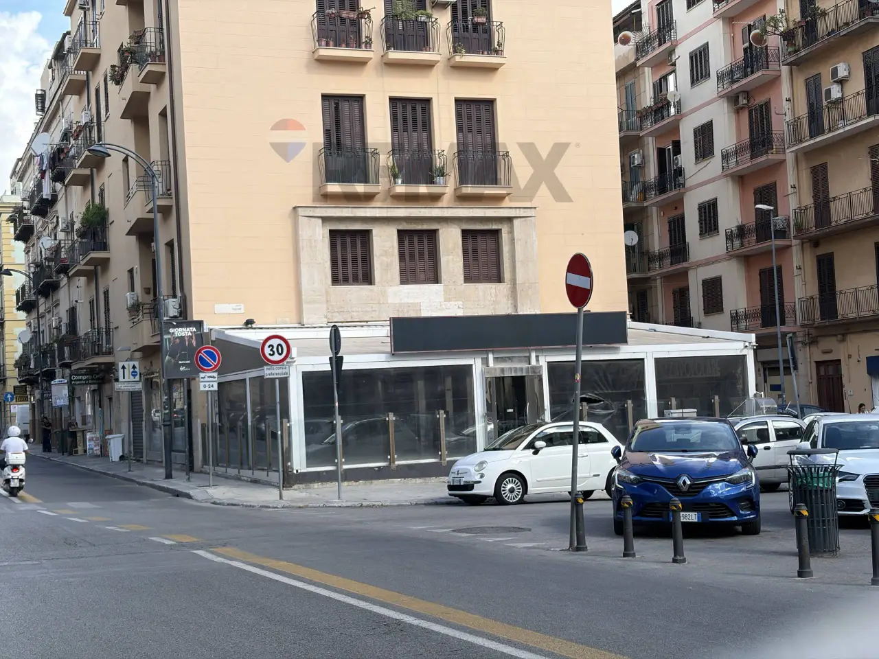 Negozio in Piazza Francesco Nasce\' 8/a, Palermo, {3} - Foto 2