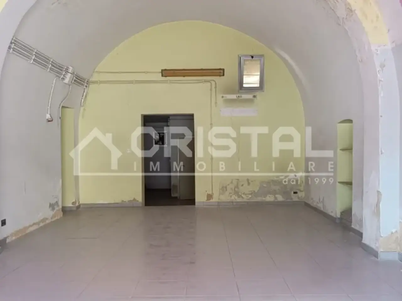 Palazzina commerciale in Via Ospedaletto 1, Andria, {3} - Foto 2