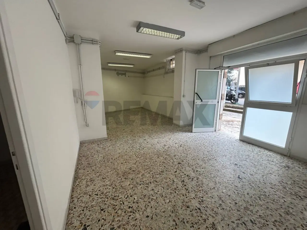 Negozio in Via degli Accolti 4, Roma, {3} - Foto 1