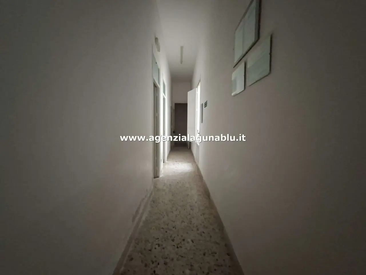 Negozio in Via Luigi Vaccara, Mazara del Vallo, {3} - Foto 1