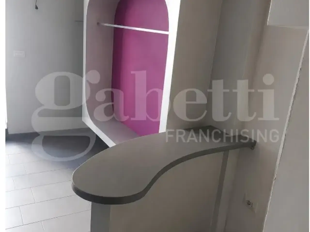 Negozio in Via Filippo Turati 2, Somma Vesuviana, {3} - Foto 1