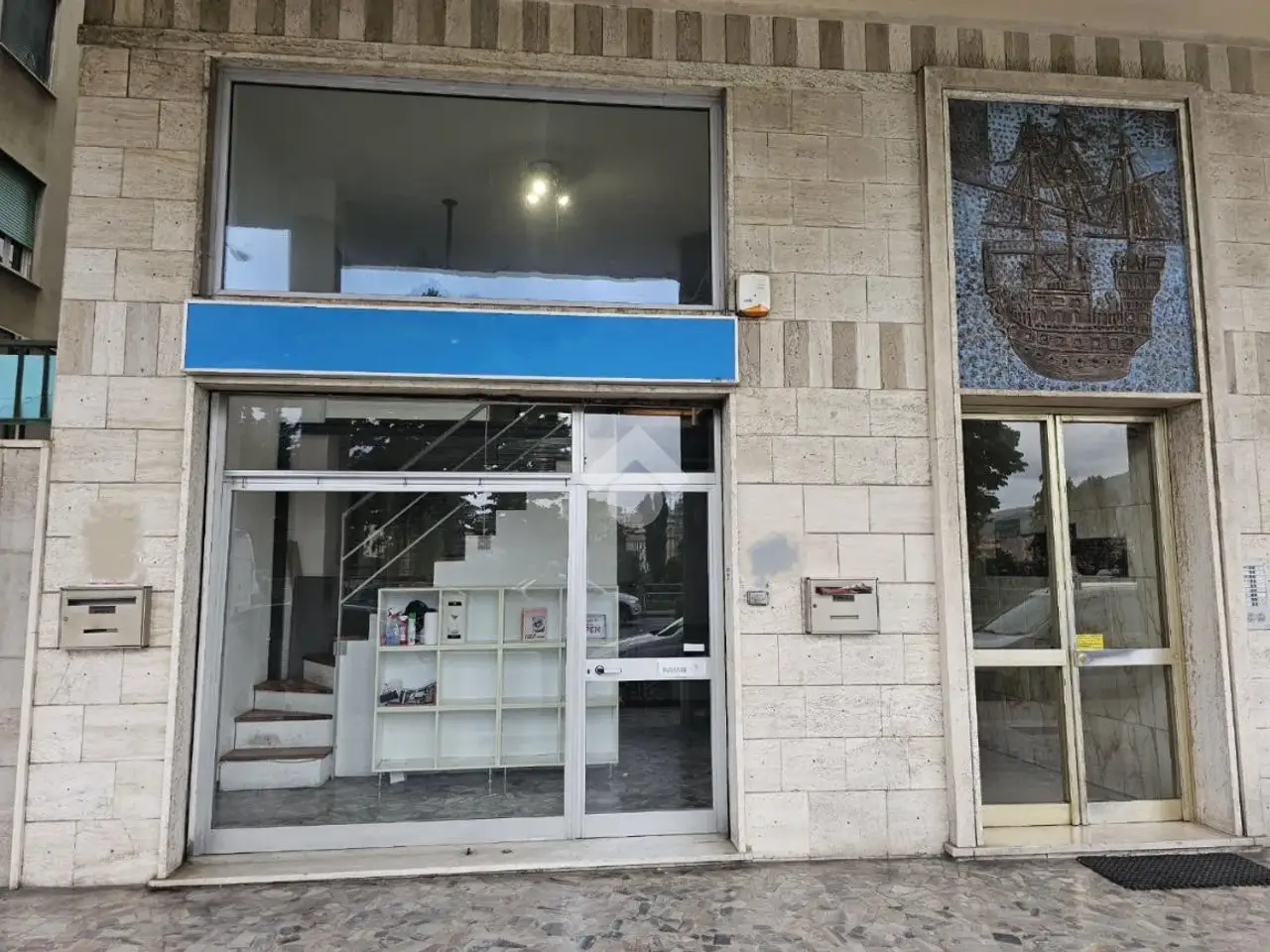 Negozio in Viale Sergio Kasman, Chiavari, {3} - Foto 2