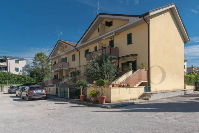 Terraced house in Via San Giuliano Sura, Sora - Photo 1