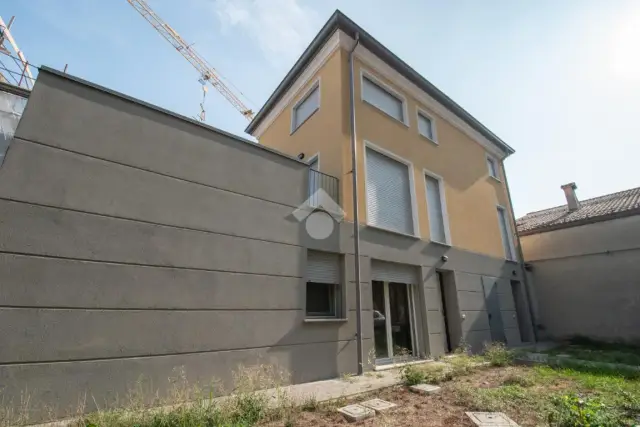 Villa in Via Bisi 8, Novi di Modena - Foto 1