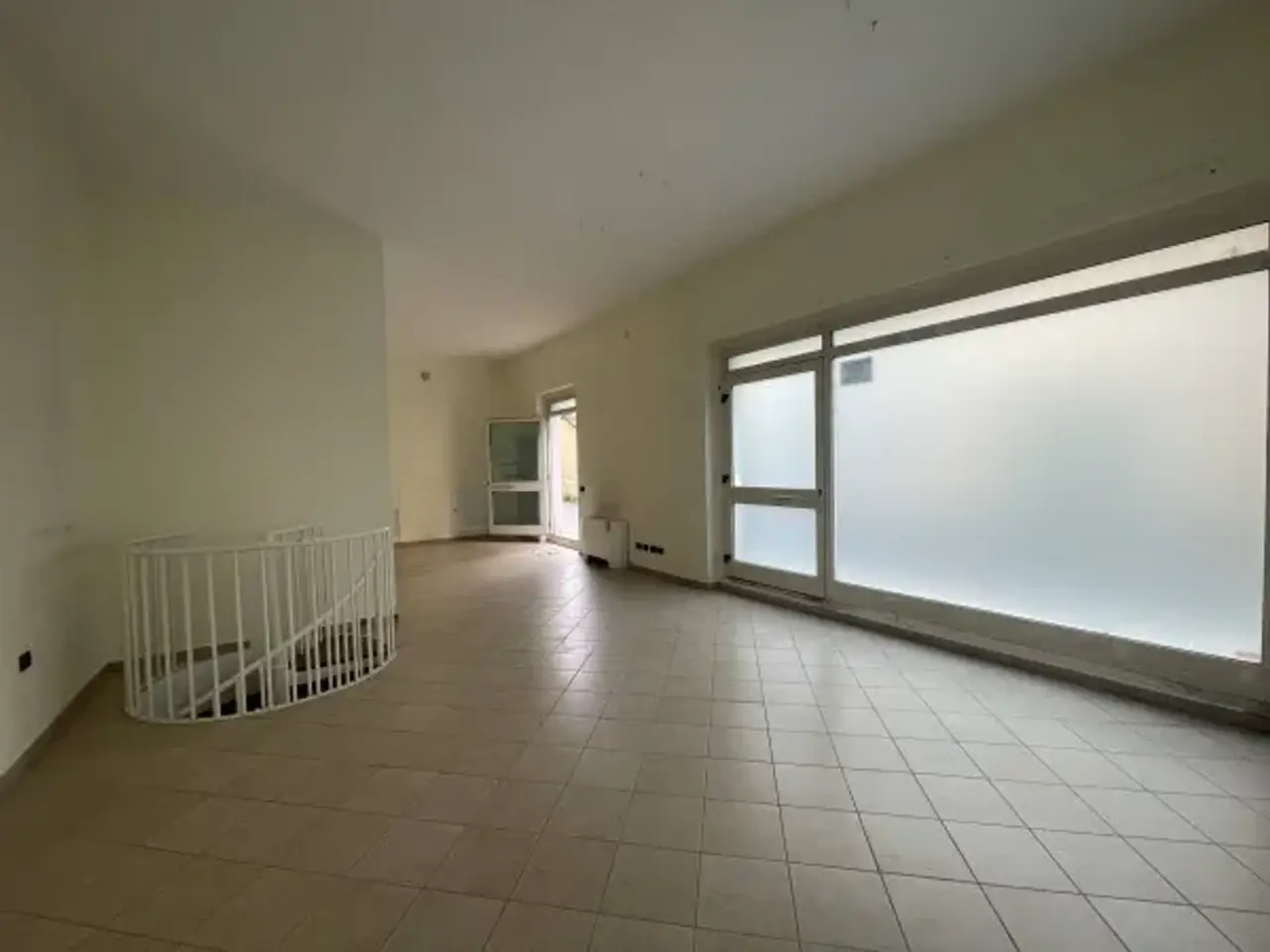 Negozio in , Alessandria, {3} - Foto 1