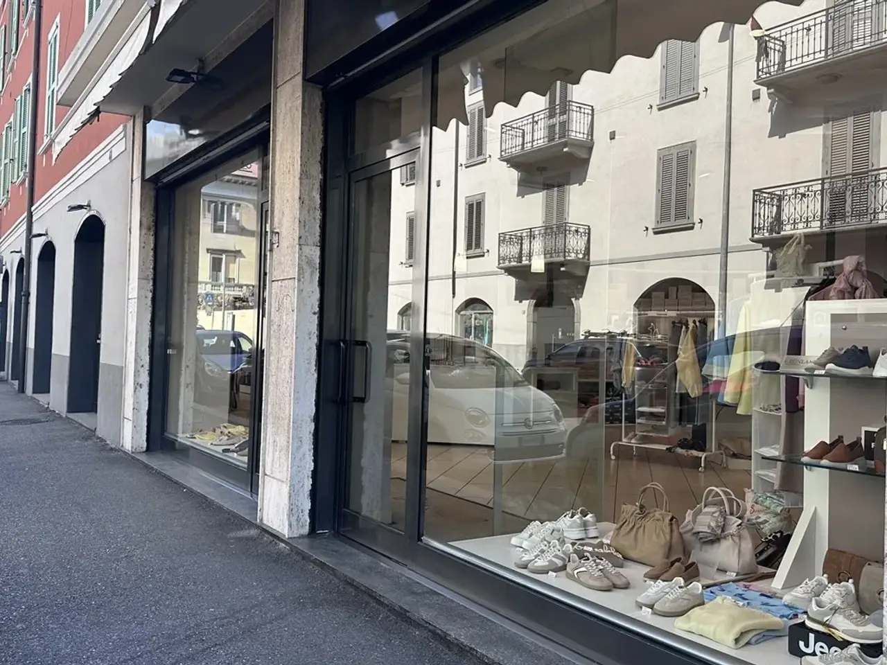 Negozio in Via Don Luigi Palazzolo 43, Bergamo, {3} - Foto 2