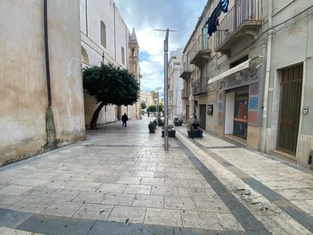 Negozio in Via Giuseppe Mazzini, Alcamo, {3} - Foto 2