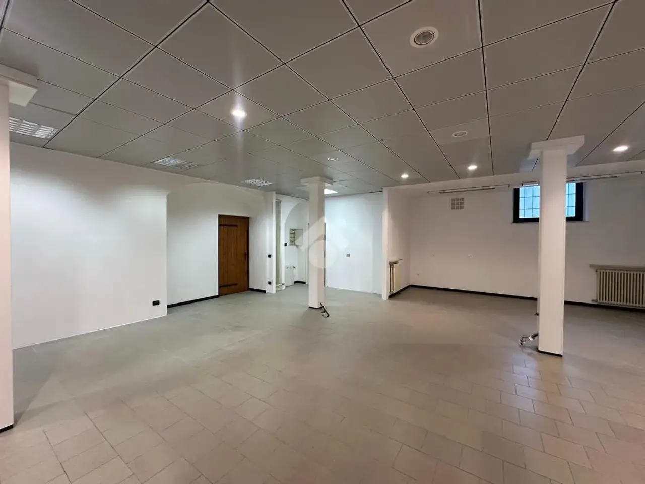 Negozio in Via Benacense 90, Rovereto, {3} - Foto 1