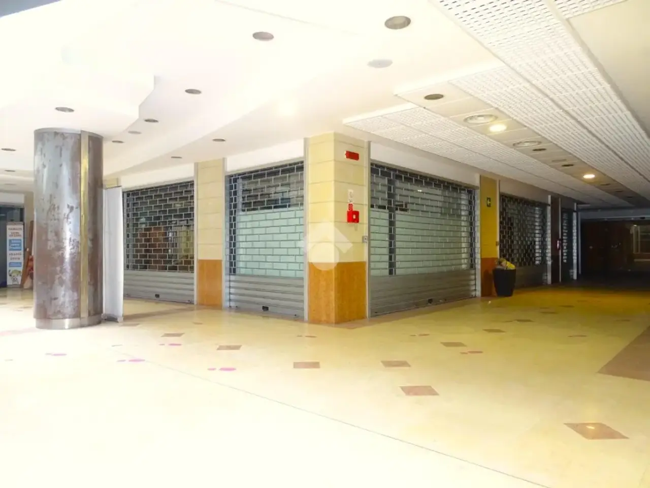 Negozio in Via S. Lorenzo 89, Alessandria, {3} - Foto 1