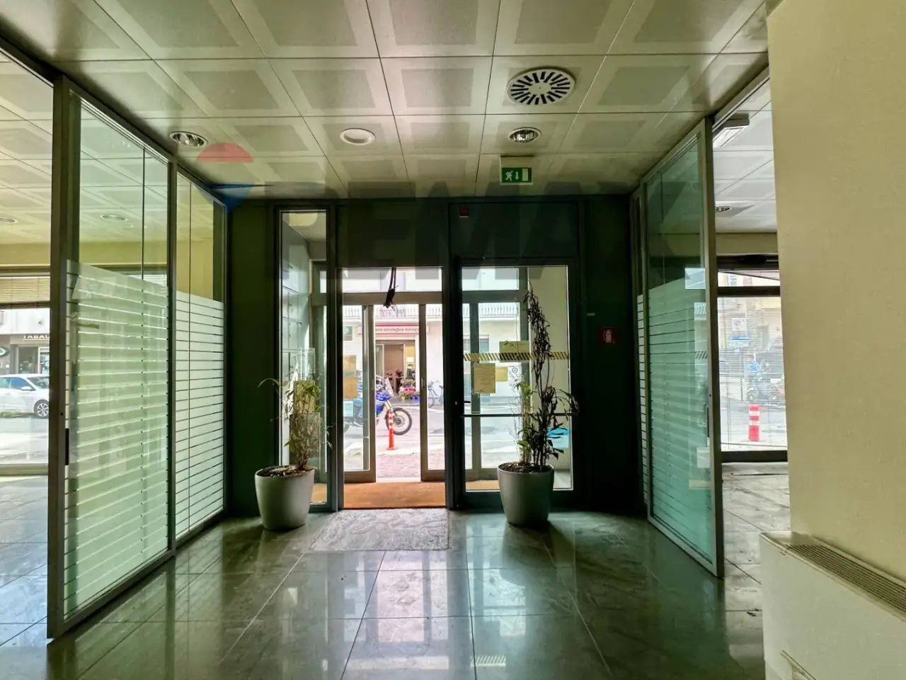 Negozio in Corso Fratelli Cervi 239, Riccione, {3} - Foto 2