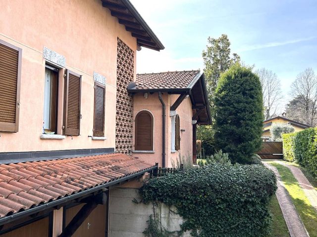 Villa in Via Fatebenefratelli, Erba - Foto 1