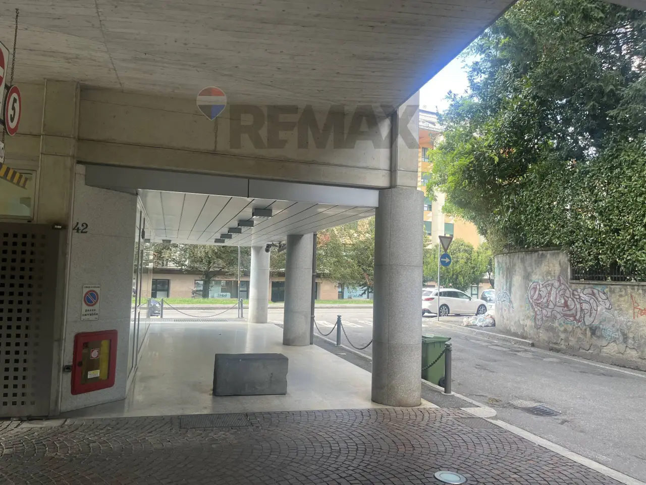 Negozio in Via San Lazzaro 42, Bergamo, {3} - Foto 2