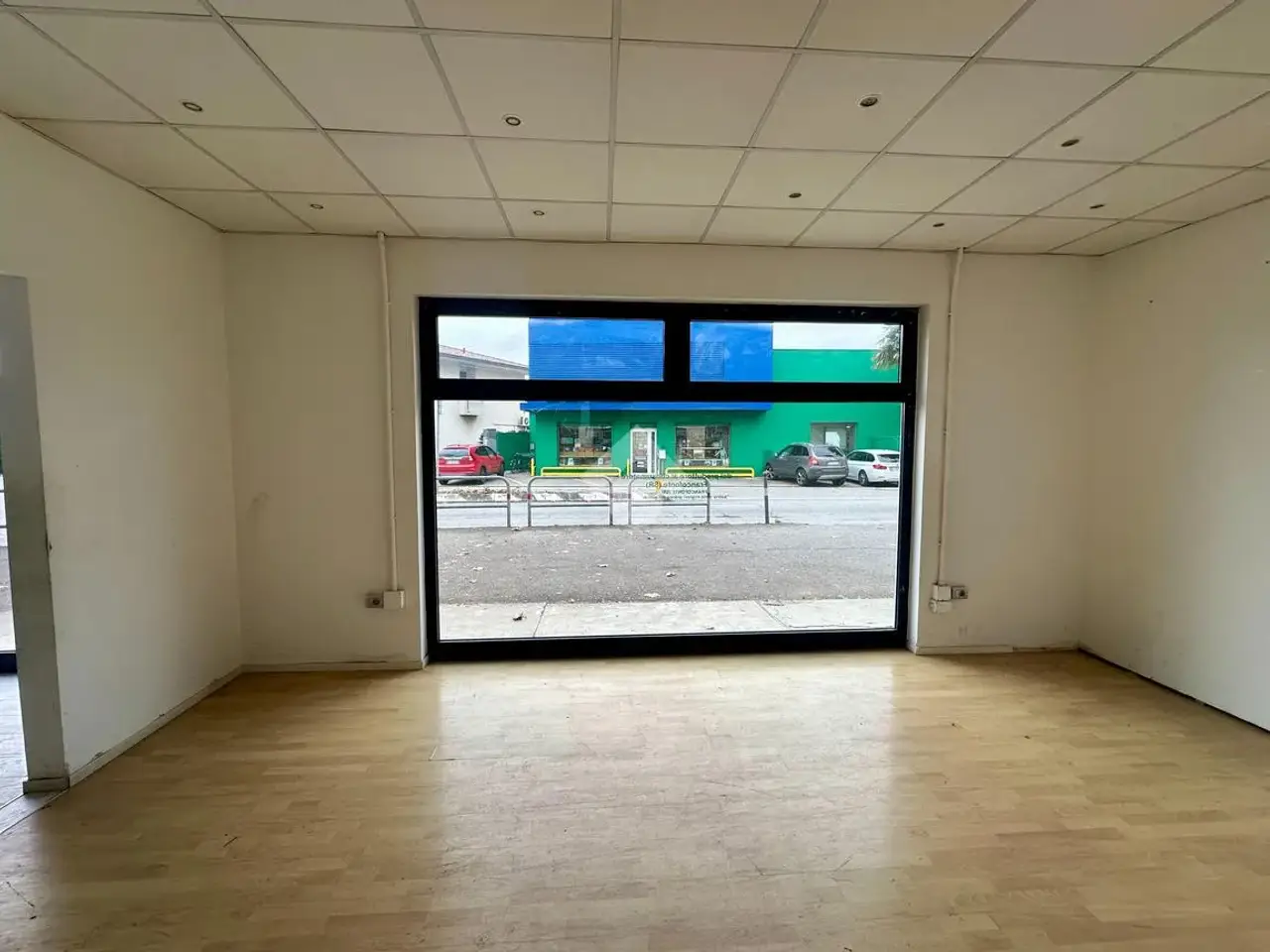 Negozio in Via Borgo Padova 15, Castelfranco Veneto, {3} - Foto 2