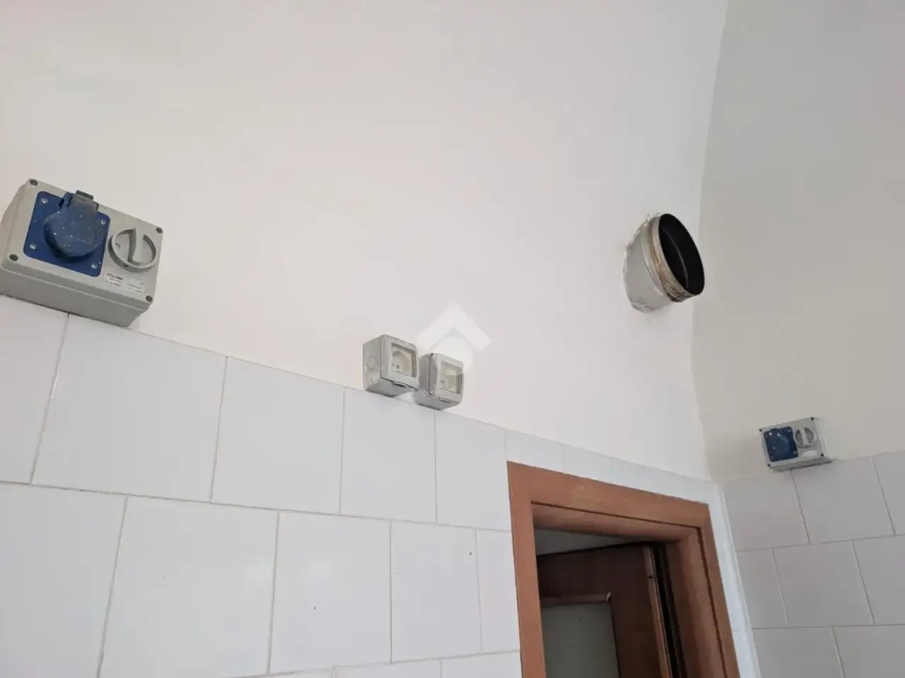 Negozio in Via S. Donato 10, Caserta, {3} - Foto 2