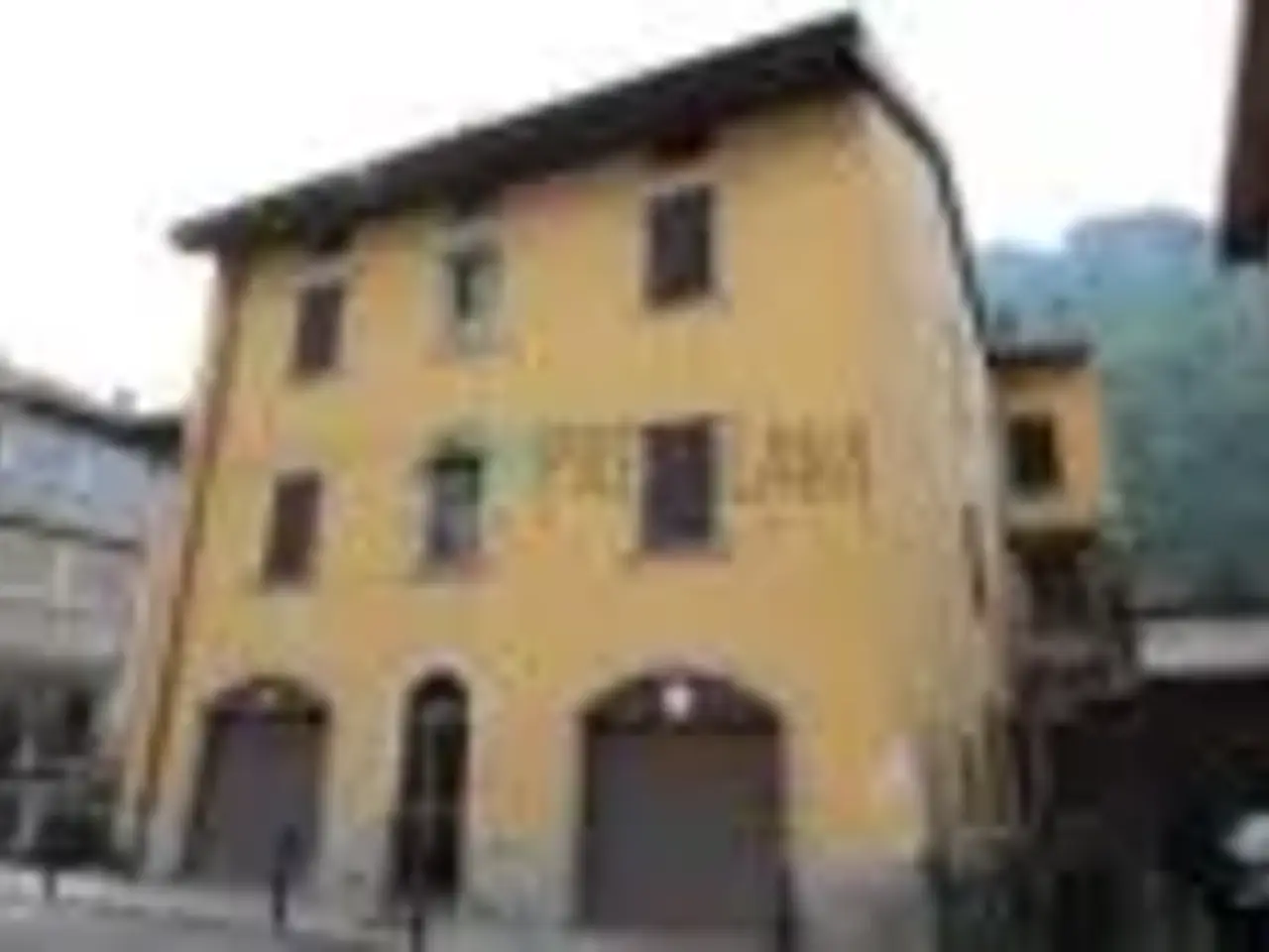 Fabbricato misto in , Ponte Nossa, {3} - Foto 1