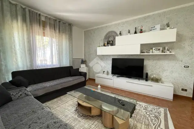 4-room flat in Via Giuseppe Verdi 1, Arcade - Photo 1