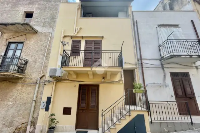 Casa indipendente in Via Ravenna 16, Castellammare del Golfo - Foto 1