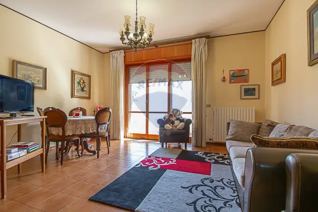 3-room flat in Via Garibaldi 54, San Giovanni Teatino - Photo 1