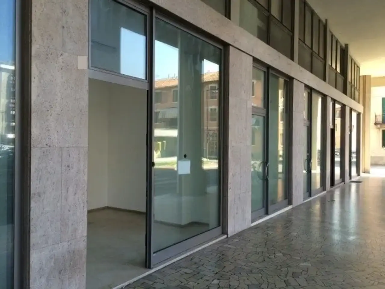 Negozio in Piazzale l. da Vinci, Venezia, {3} - Foto 1