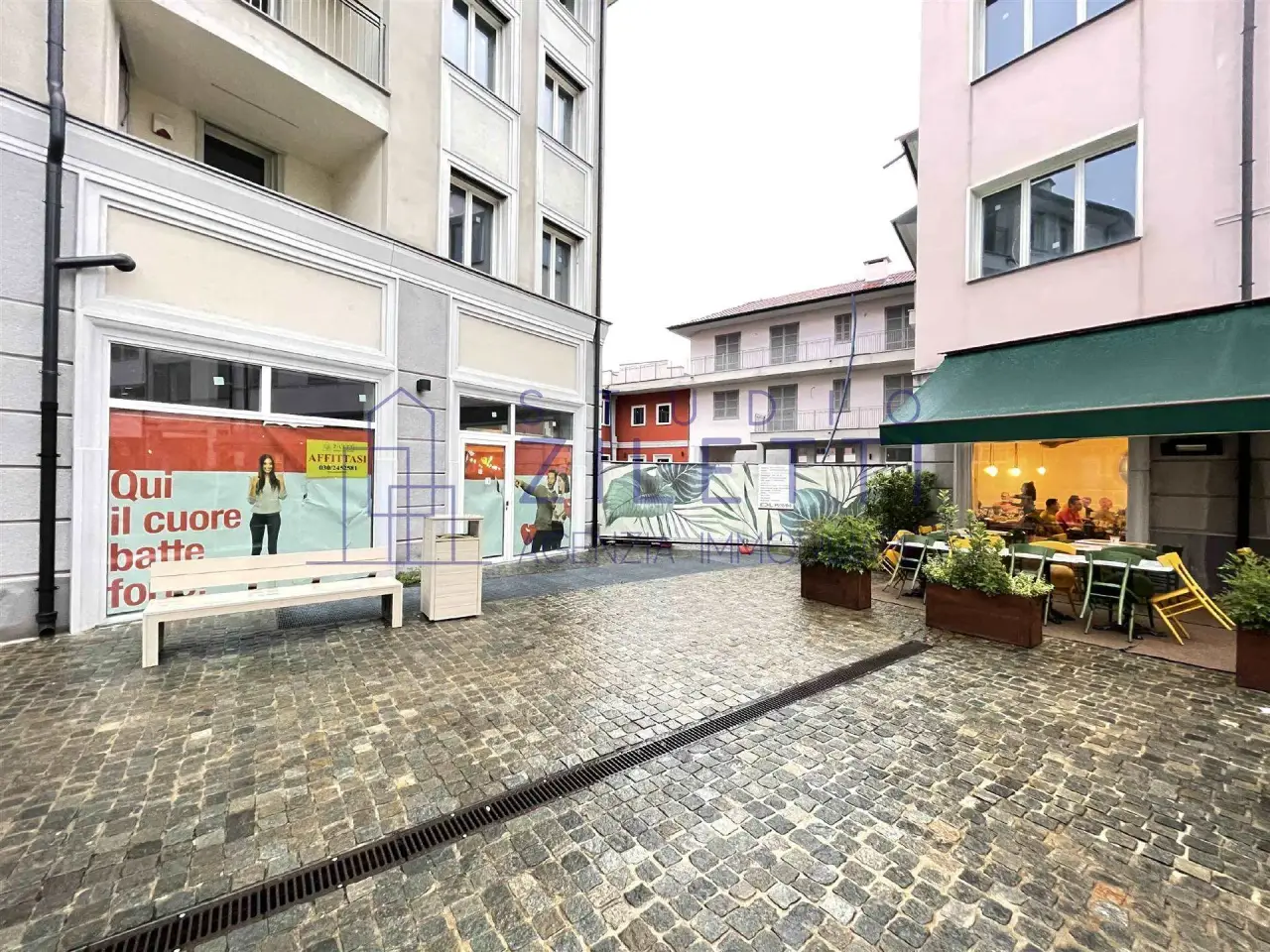 Esercizio commerciale in Via Solferino 3 Busto Arsizio, Busto Arsizio, {3} - Foto 1