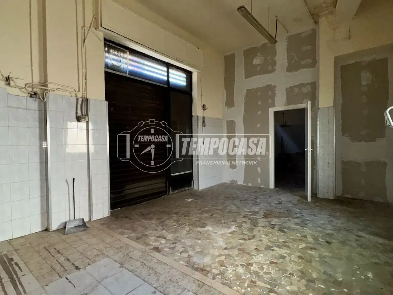 Negozio in Via Fratelli De Maistre 15, Torino, {3} - Foto 2