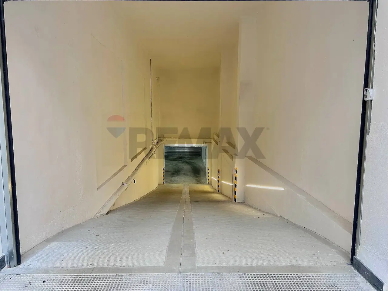 Magazzino in Via Trento 83, Bari, {3} - Foto 2