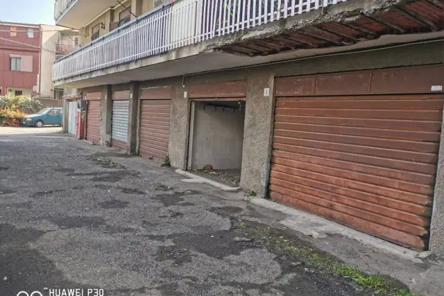 Boxen in Via Badia, Gravina di Catania - Foto 1