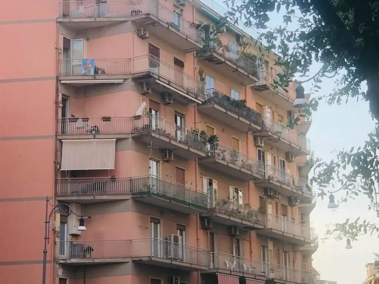 Negozio in Piazza Caduti Civili di Brescia, Salerno, {3} - Foto 1