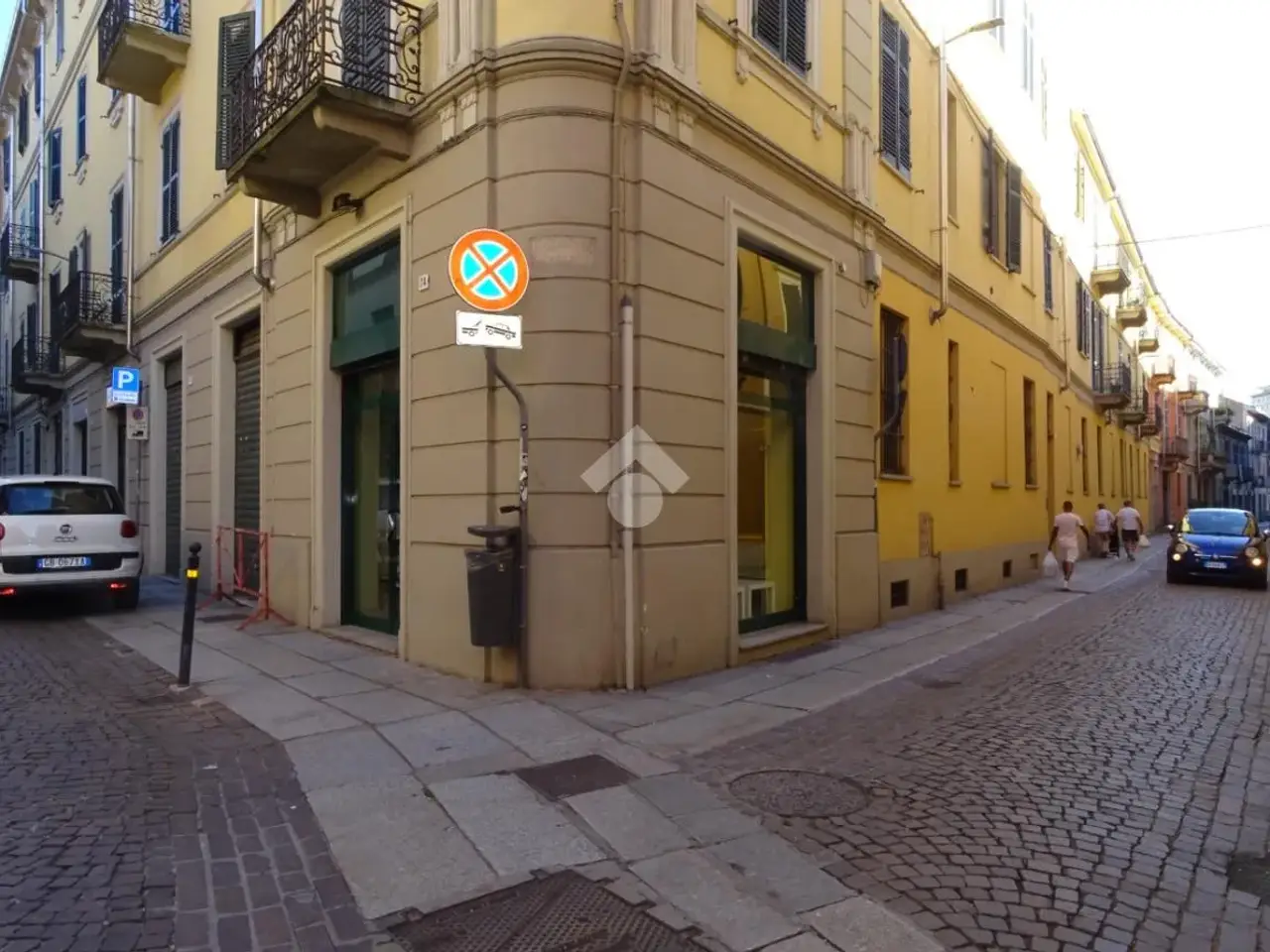 Negozio in Via Andrea Vochieri 74, Alessandria, {3} - Foto 1