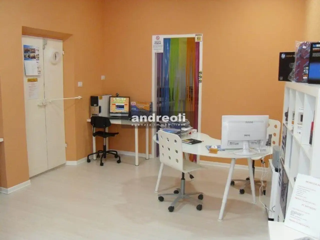 Negozio in , Montemarciano, {3} - Foto 2
