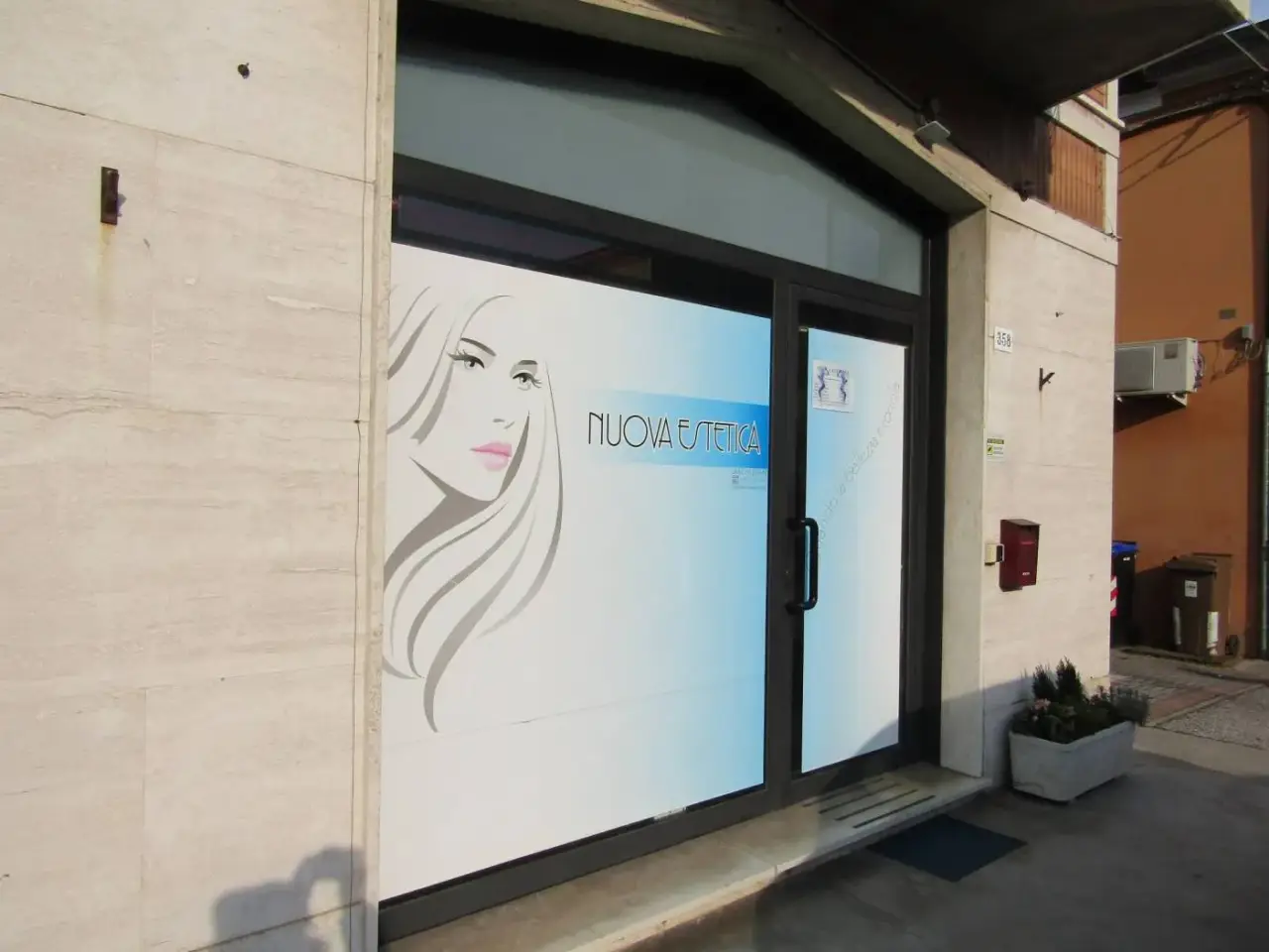 Locale commerciale in Corso Italia 358, Terre del Reno, {3} - Foto 1