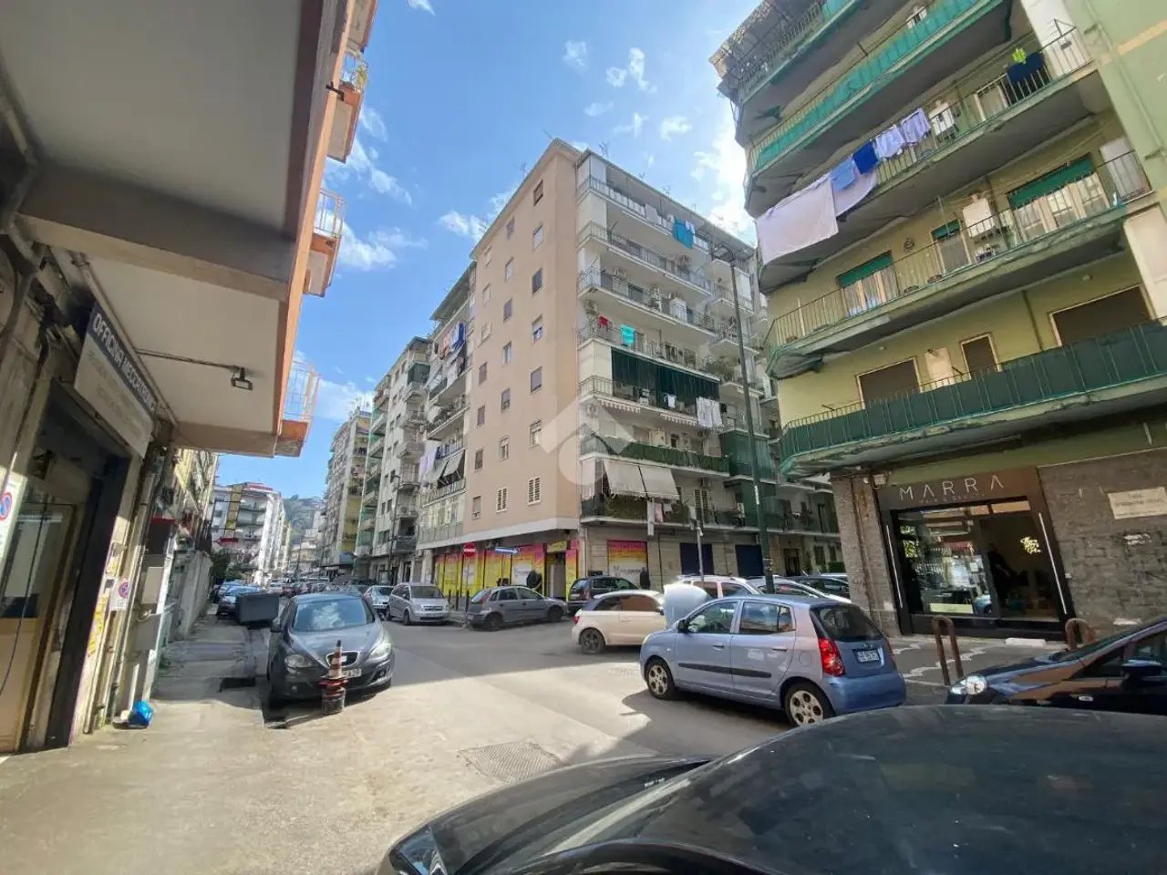 Negozio in Via Divisione Siena 66, Napoli, {3} - Foto 1