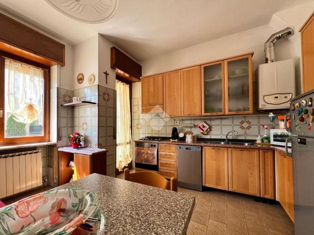 4-room flat in Via Venezia 10, San Martino Buon Albergo - Photo 1