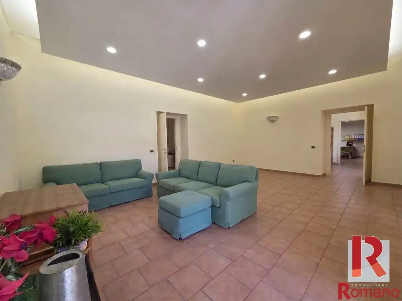 Ufficio in Via Albana 108, Santa Maria Capua Vetere, {3} - Foto 1