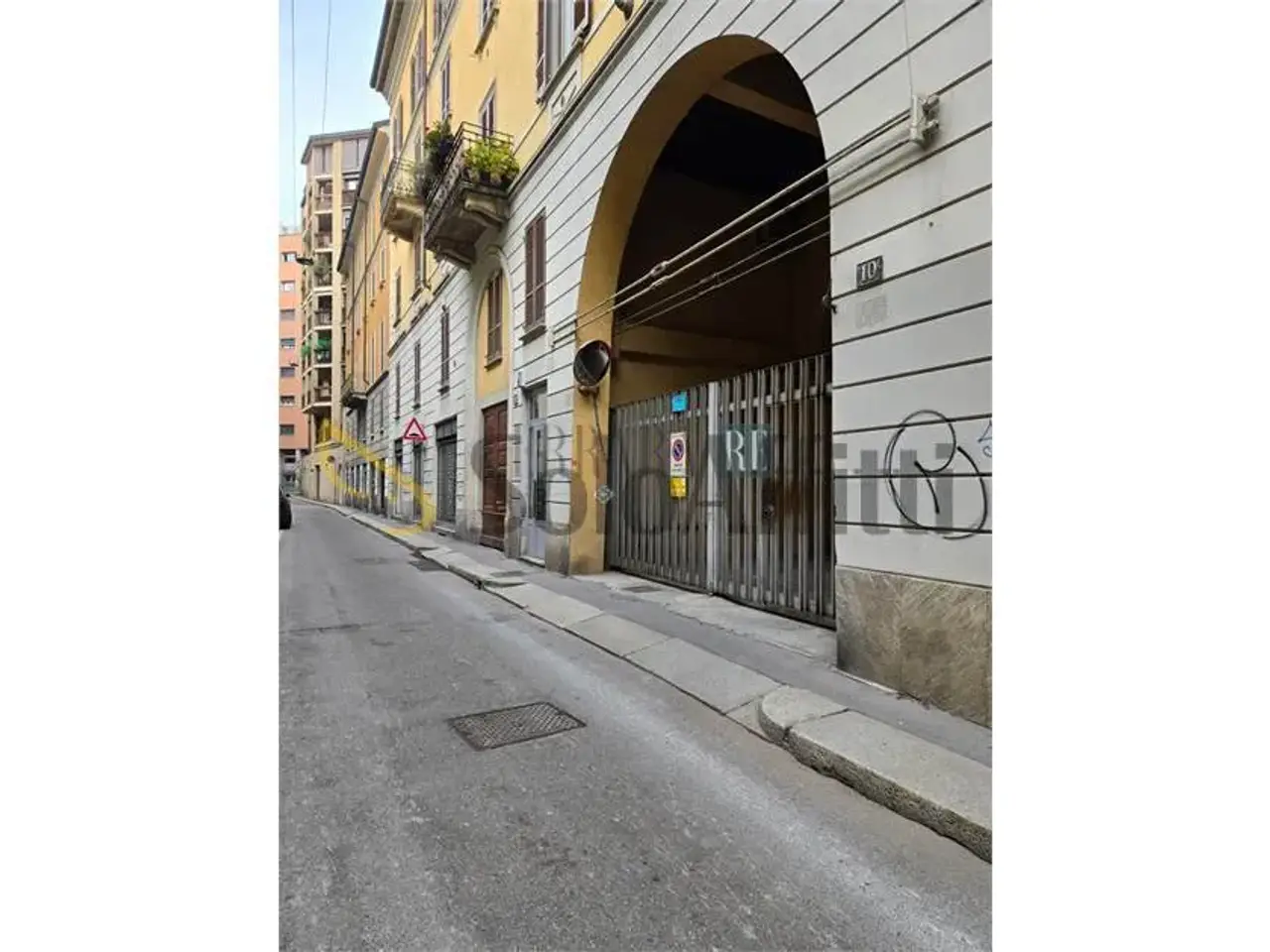 Parcheggio chiuso in Corso Garibaldi 59, Milano, {3} - Foto 2